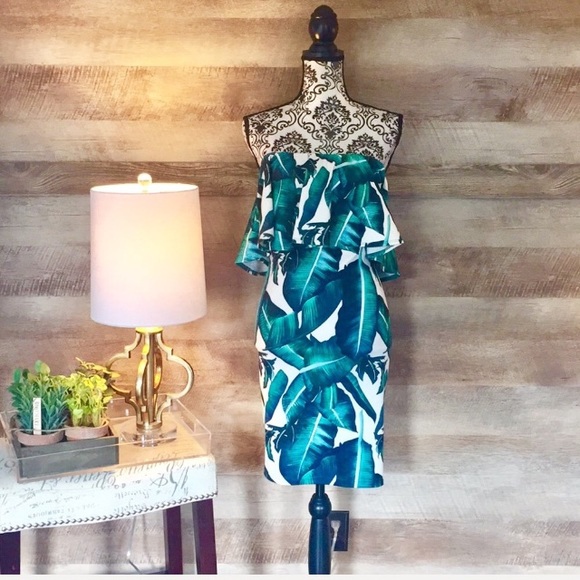 Off The Shoulder Palm Print Dress - Picture 2 of 6